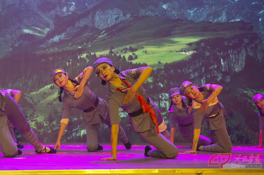 36. 北京新四军研究会军部分会阳光N4A舞蹈团舞蹈《铁军的思念》。.jpg