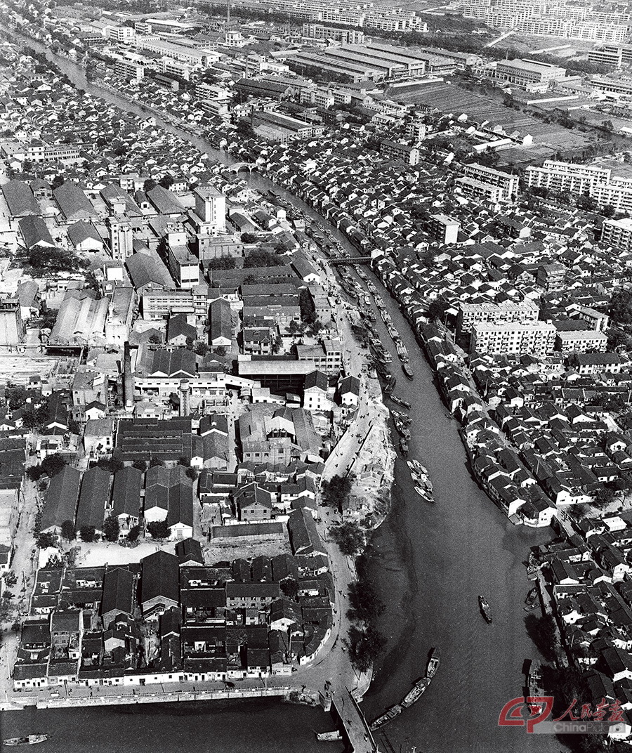 航拍大运河－摄于1981年常州市中心大运河.jpg