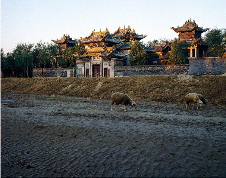 p80-18-山东省-聊城县-大运河旁的山陕会馆（1981年）.png