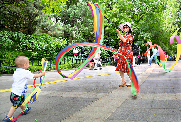 夏日休闲-孙玉芬(1).png