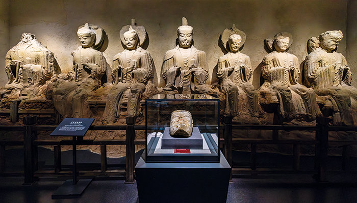 8.11世纪艾旺寺泥塑像xx2505245291-已增强-降噪.png