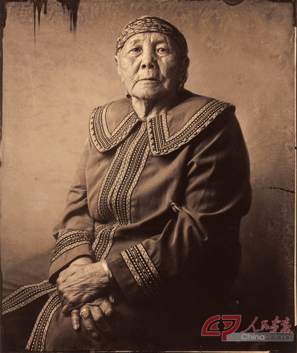 安塔布（生于1944年）《中国最后的驯鹿部落系列》王伟.jpg