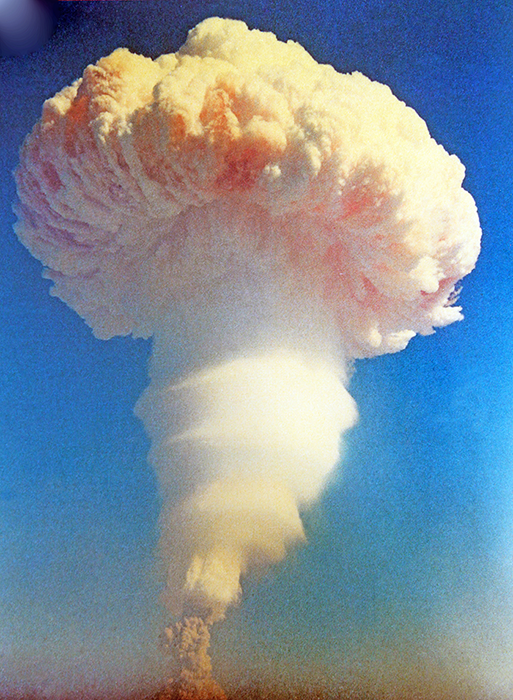4-1967年，我国第一颗氢弹爆炸.png