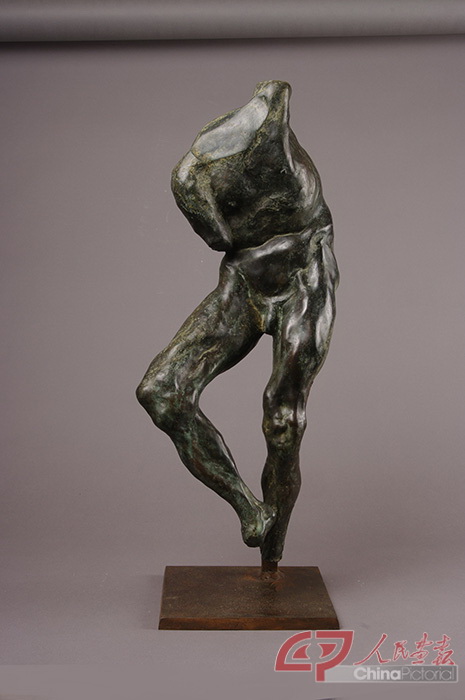 康斯坦丁•谢利哈诺夫 《躯干》 雕塑 青铜 52×21×20cm 2004  中国美术馆藏.jpg