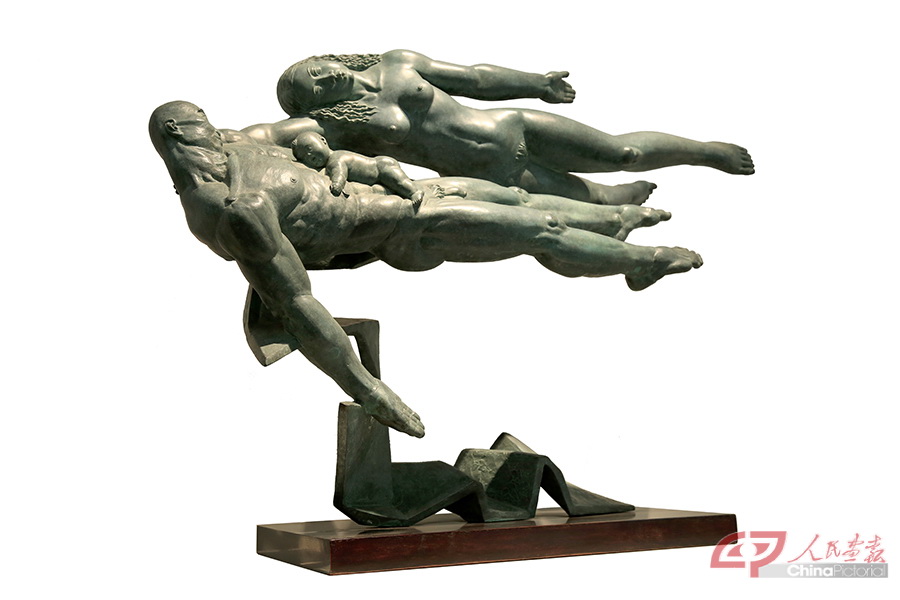 冯国豪-领域巡航之小海军-2012-铜-108x45x87cm.jpg