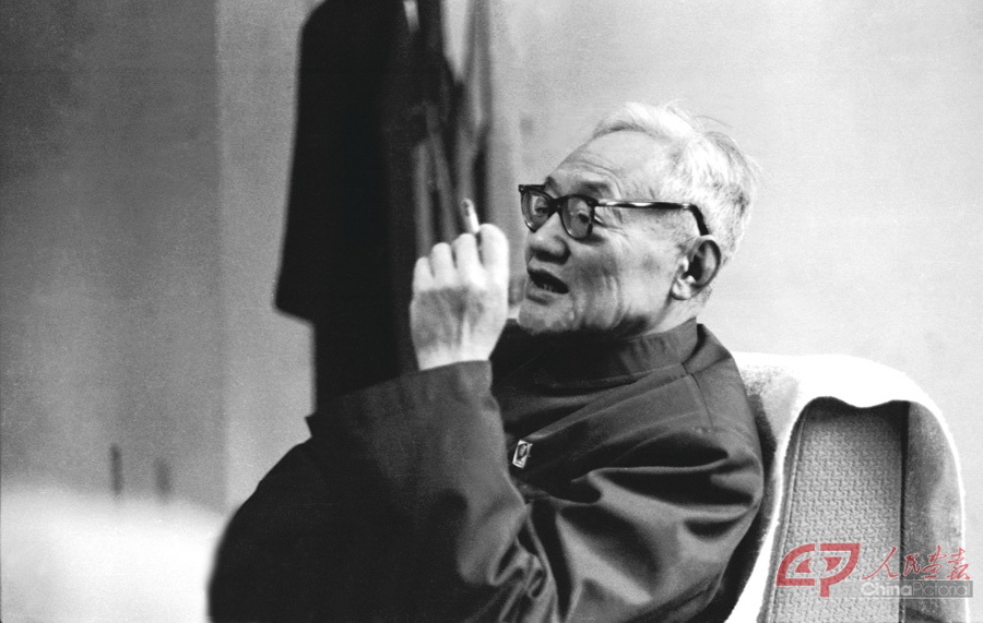 1978年，作家巴金（1904-2005），北京， 35.4cmx55.9cm.jpg