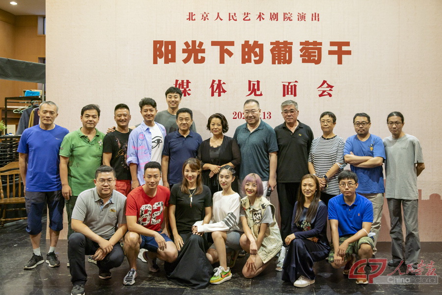 英达携演员们亮相发布会GSS09878.jpg