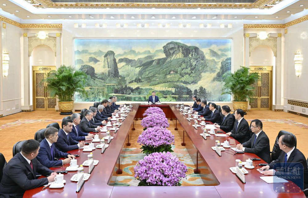 f51fd6c97dc5441db51b4f4eb837103e11封面1111.jpg