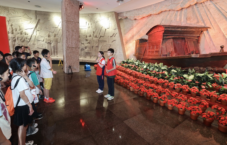 19e7645217a84cedbeca2a7973d2f50311封面.jpg