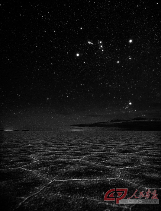 11-入选NASA每日一图的照片《发光的乌尤尼盐沼》.jpg