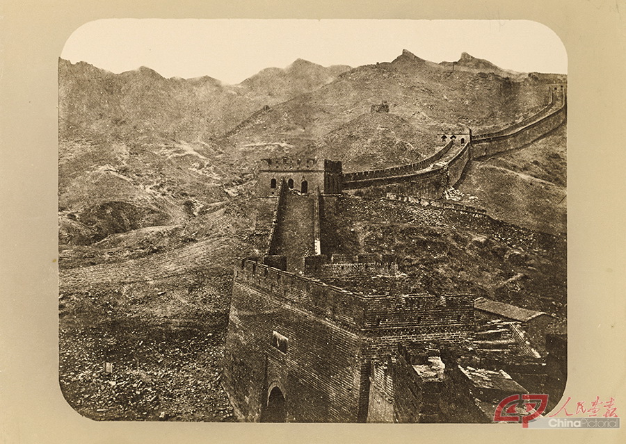 1877拍摄的八达岭长城  摄影：托马斯·查尔德 Thomas Child(英国)-迟迅供图 .jpg