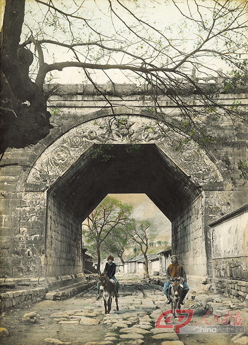 1930年拍摄的北京居庸关长城云台古门洞。摄影：阿东照相馆馆  仝冰雪供图.jpg
