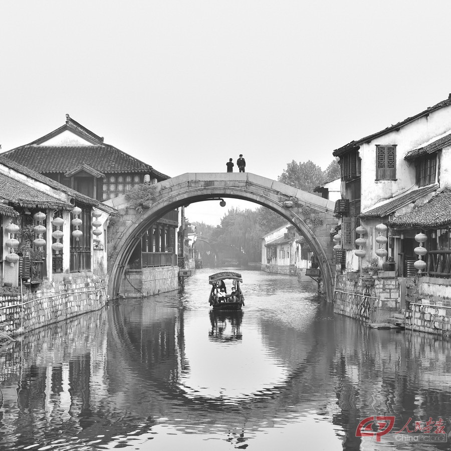 缃戠珯-鑷存暚鈥腑鍥藉ぇ杩愭渤鈥斺€旇憲鍚嶆憚褰卞绋嬪簭銆婂ぇ杩愭渤璇淬€嬪叕鐩婃憚褰卞睍寮€骞_6銆婂ぇ杩愭渤璇翠箣鐧惧璇淬€_021骞_0鏈_2鏃ワ紝娴欐睙鐪佹箹宸炲競锛屽彜杩愭渤閲岀殑娓歌埞銆_.jpg