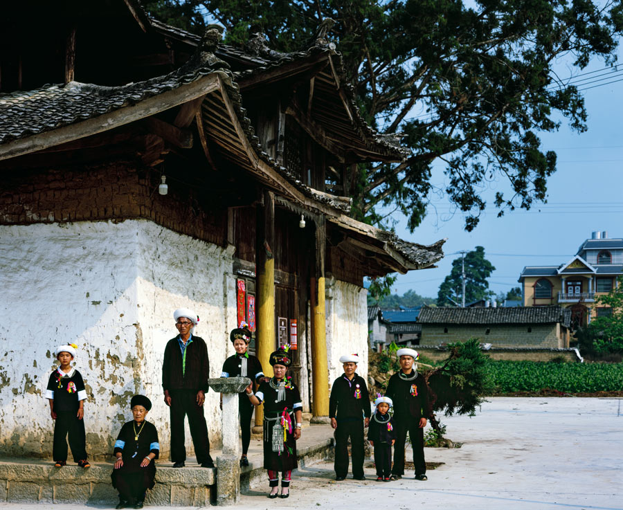 39-阿昌族四世同堂.jpg