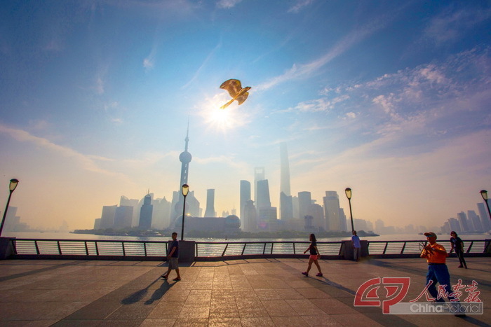 上海的早晨。 摄影 Micheal Nelson 欧洲新闻图片社