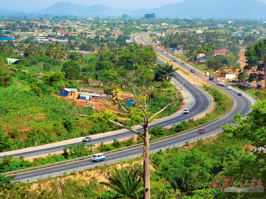03基础设施2-4-4-3  3.加纳阿克拉至库马西公路。（加纳）.jpg