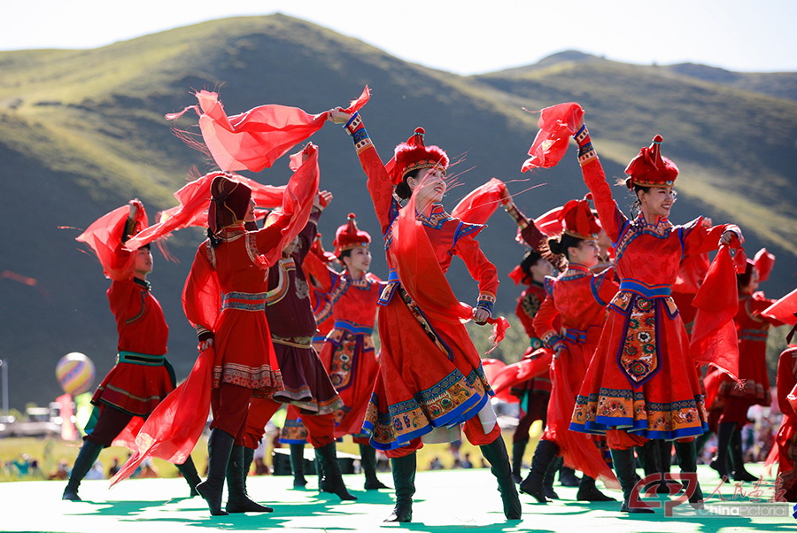 第九届内蒙古自治区乌兰牧骑艺术节开幕