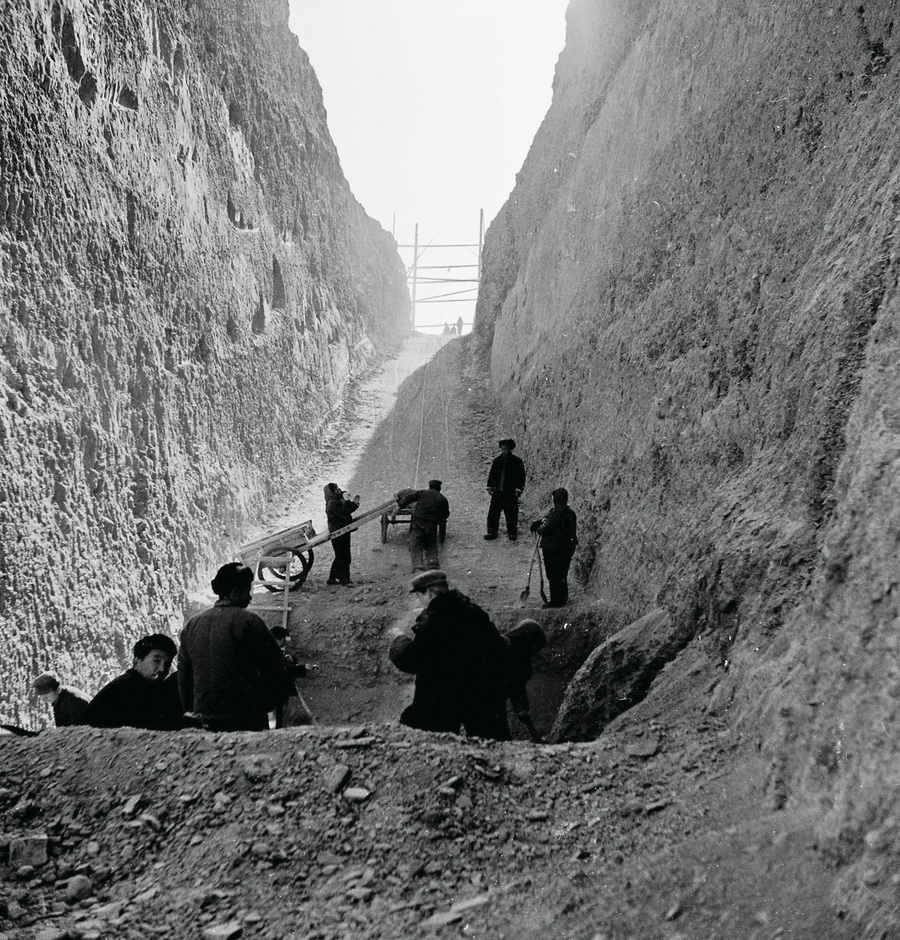 01 6号陵墓道清理现场.jpg