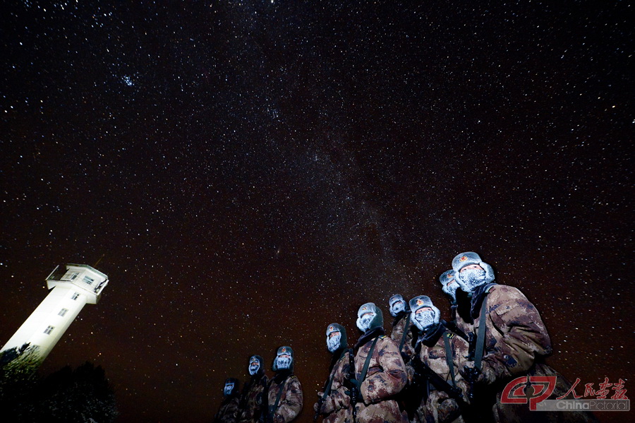 5-6夜色深沉北极星下的“北极哨兵“.JPG