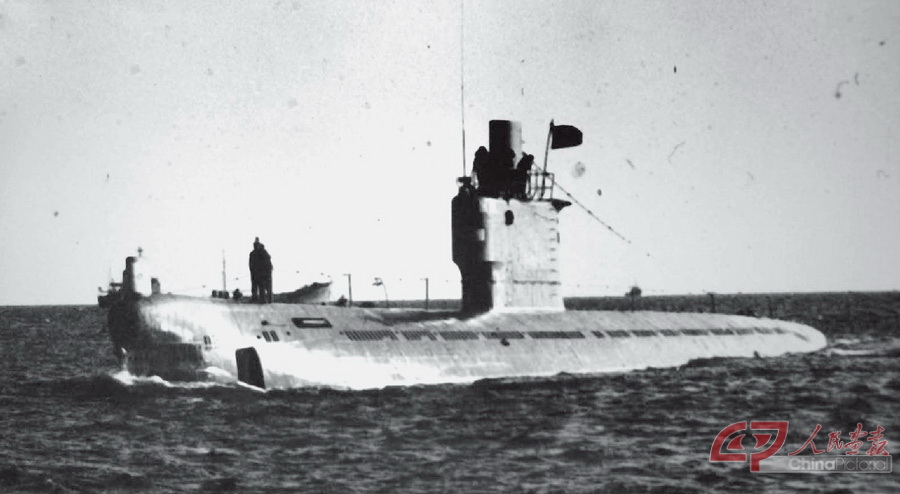 1966年，中国自行研制的33型常规动力鱼雷潜艇在武昌造船厂建成。.jpg