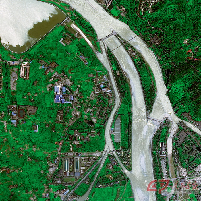 高分下的中国    1都江堰大型水利工程.jpg