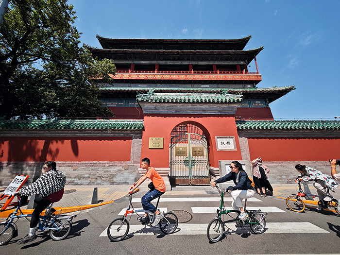 10.钟鼓楼作为北京的文化符号和历史见证，凭借其丰富的历史文化内涵、优美的环境和独特的地理位置，成为深受中外游客喜爱的网红打卡地和休闲场所。.png