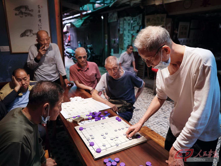 杨石彪---捉棋.jpg