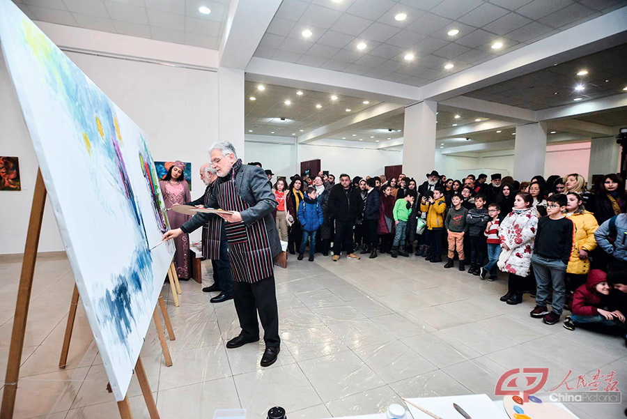 亚美尼亚配图 2020年初，亚美尼亚美术家协会组织著名画家联袂现场作画，为中国人民抗击新冠肺炎加油.jpg