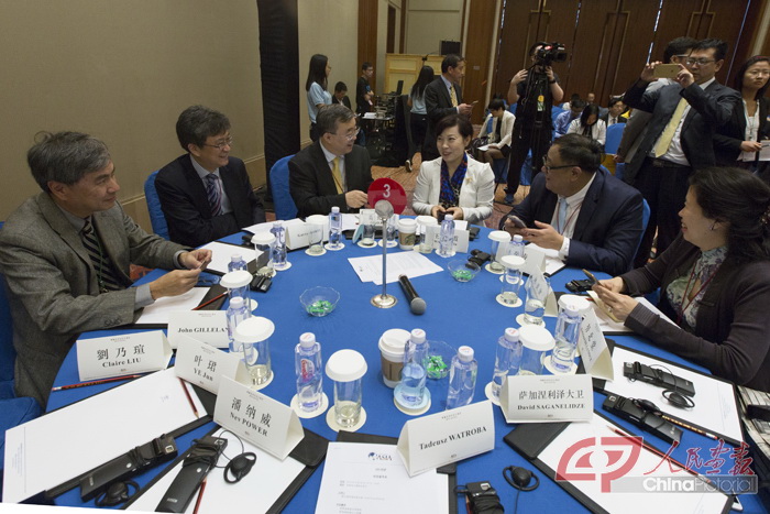3月24日下午，作为博鳌亚洲论坛2016年年会分论坛，“对话省市长”会议在东屿岛大酒店举行(图片4)。