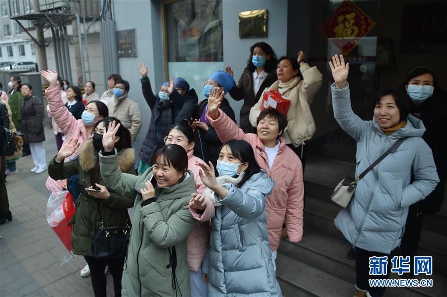 国家援鄂抗疫医疗队驰援武汉